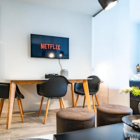 Апартаменти Deluxe Designstudio - Zentral - 3 Personen - Smart Tv - Wifi - Kueche *